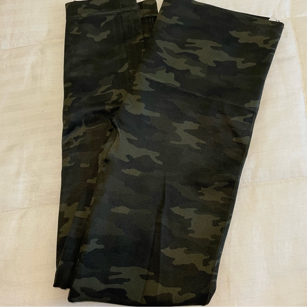 SPANX Camouflage Leggings